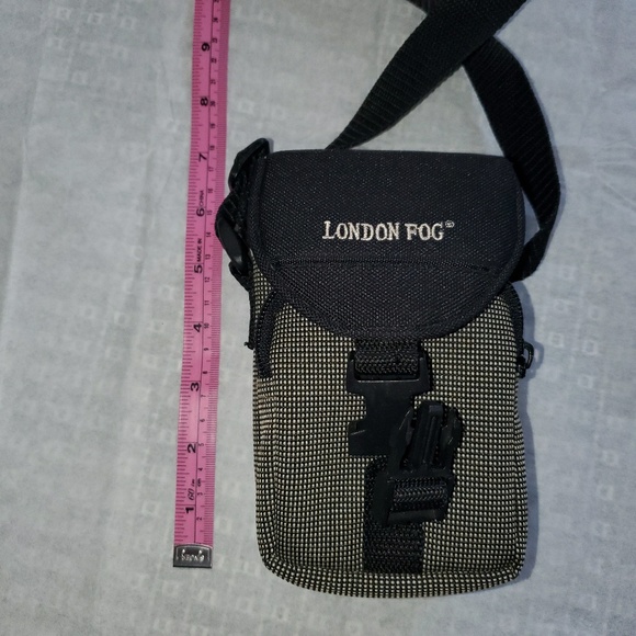 London Fog camera case - Picture 3 of 7